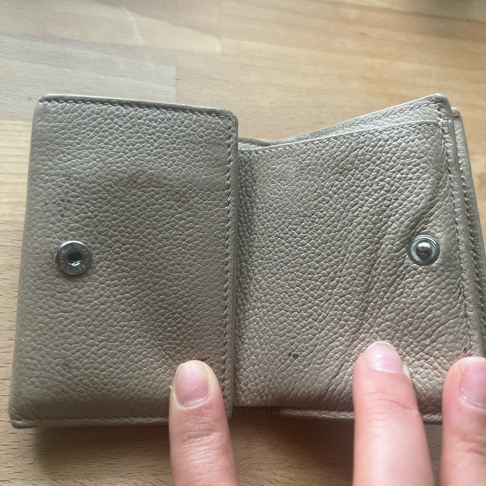 Saint Laurent Purse Tri-Fold Calf Leather Beige Wallet - Picture 2 of 7